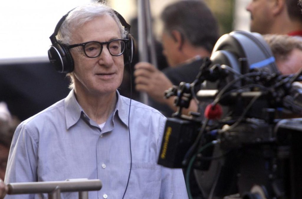 Woody Allen em cena do filme Dirigindo no Escuro